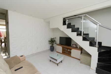 Sala de casa de condomínio para alugar com 3 quartos, 150m² em Inconfidentes, Contagem