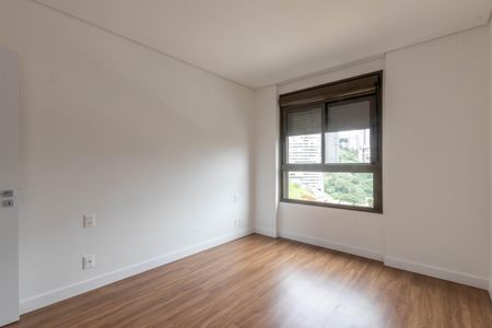 Apartamento à venda com 142m², 4 quartos e 3 vagasQuarto 2