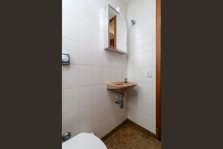 Apartamento à venda com 303m², 4 quartos e 4 vagas Apartamento à venda com 303m², 4 quartos e 4 vagasBanheiro de Serviço