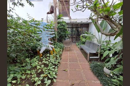 Casa à venda com 317m², 4 quartos e 5 vagas Casa à venda com 317m², 4 quartos e 5 vagasFoto 65