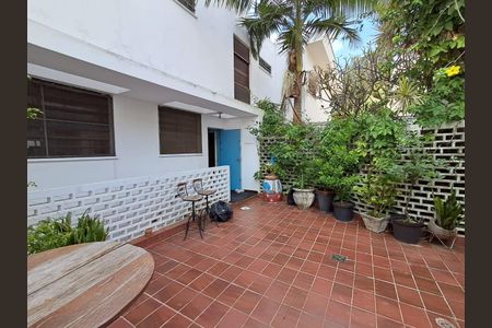 Casa à venda com 317m², 4 quartos e 5 vagas Casa à venda com 317m², 4 quartos e 5 vagasFoto 48