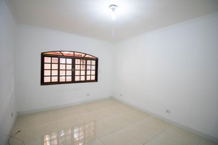 Casa à venda com 110m², 4 quartos e 2 vagas Casa à venda com 110m², 4 quartos e 2 vagasSala