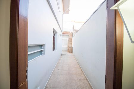 Casa à venda com 110m², 4 quartos e 2 vagas Casa à venda com 110m², 4 quartos e 2 vagasCorredor