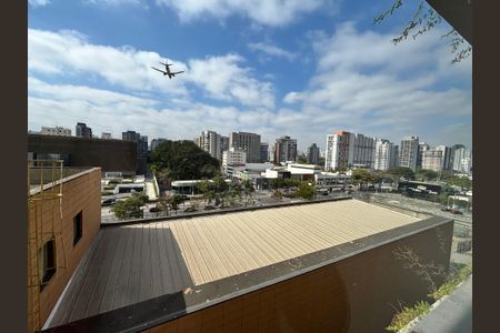 Vista de kitnet/studio para alugar com 1 quarto, 40m² em Indianópolis, São Paulo