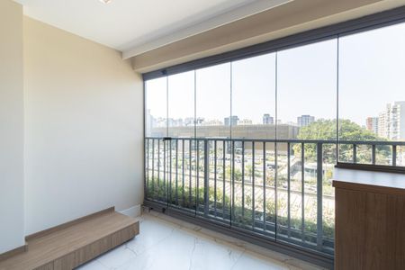 Varanda de kitnet/studio para alugar com 1 quarto, 40m² em Indianópolis, São Paulo