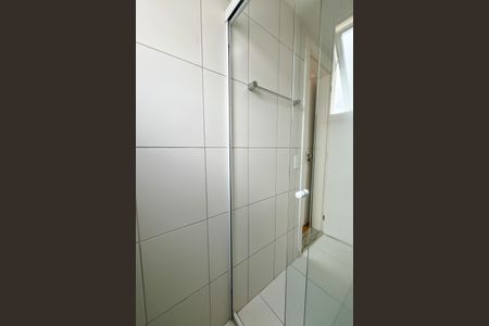 Apartamento à venda com 60m², 2 quartos e 2 vagas Apartamento à venda com 60m², 2 quartos e 2 vagasBanheiro da Suíte