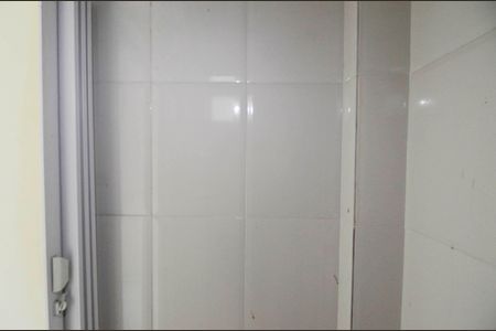 Apartamento à venda com 90m², 2 quartos e 1 vaga Apartamento à venda com 90m², 2 quartos e 1 vagaBanheiro de Serviço