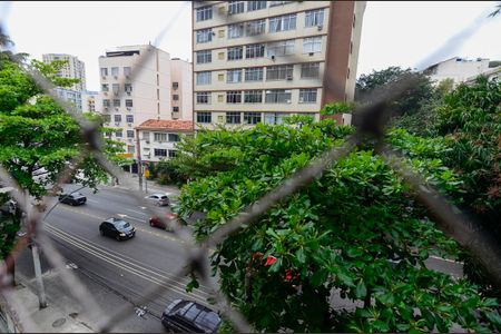 Apartamento à venda com 90m², 2 quartos e 1 vaga Apartamento à venda com 90m², 2 quartos e 1 vagaSala