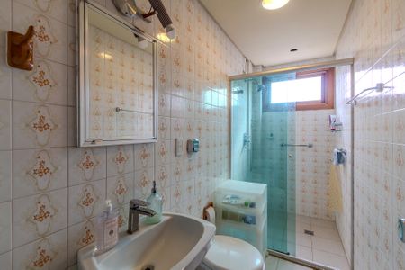 Banheiro de apartamento para alugar com 1 quarto, 75m² em Cristal, Porto Alegre