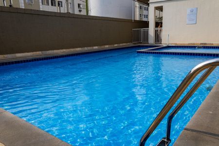 Apartamento para alugar com 45m², 2 quartos e 1 vaga Apartamento para alugar com 45m², 2 quartos e 1 vagaÁrea comum - Piscina