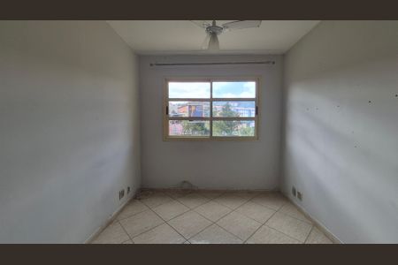 Sala de apartamento para alugar com 2 quartos, 50m² em Jardim Santo André, Santo André