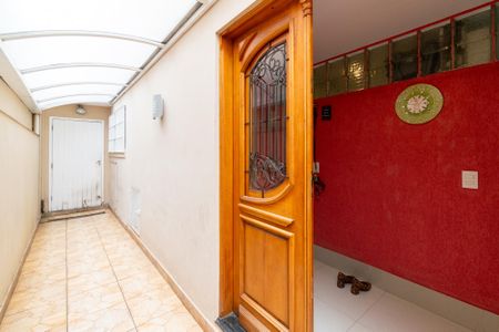 Casa à venda com 150m², 3 quartos e 2 vagas Casa à venda com 150m², 3 quartos e 2 vagasCorredor