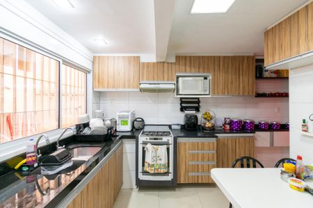 Casa à venda com 150m², 3 quartos e 2 vagas Casa à venda com 150m², 3 quartos e 2 vagasCozinha