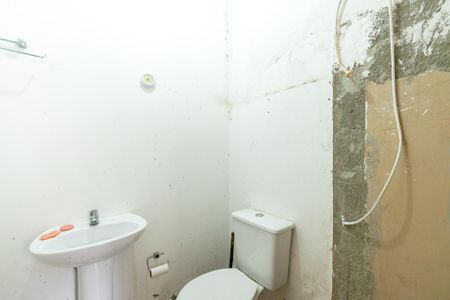 Casa à venda com 150m², 3 quartos e 2 vagas Casa à venda com 150m², 3 quartos e 2 vagasBanheiro de Serviço