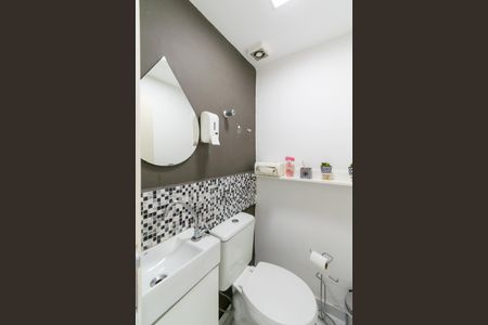 Casa à venda com 150m², 3 quartos e 2 vagas Casa à venda com 150m², 3 quartos e 2 vagasBanheiro do Salão