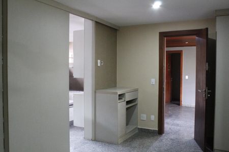 Casa de condomínio para alugar com 265m², 3 quartos e 3 vagasSuíte 1