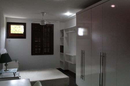 Casa de condomínio para alugar com 265m², 3 quartos e 3 vagasSuíte 3