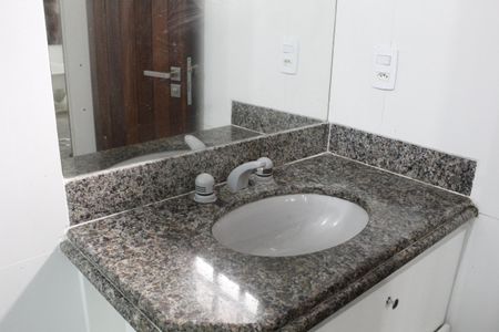 Casa de condomínio para alugar com 265m², 3 quartos e 3 vagasBanheiro da Suíte 3