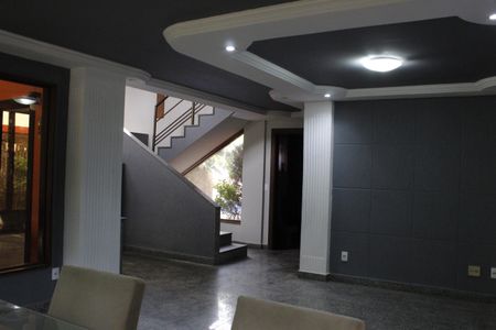 Sala de casa de condomínio para alugar com 3 quartos, 265m² em Taquara, Rio de Janeiro