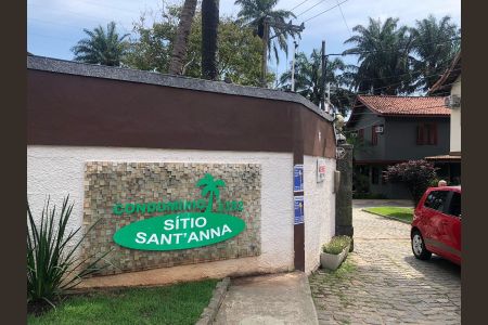 Casa de condomínio para alugar com 265m², 3 quartos e 3 vagas Casa de condomínio para alugar com 265m², 3 quartos e 3 vagasFachada