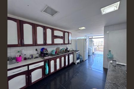Apartamento à venda com 209m², 3 quartos e 3 vagas Apartamento à venda com 209m², 3 quartos e 3 vagasCozinha