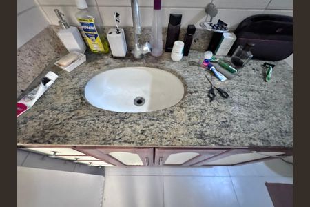 Apartamento à venda com 209m², 3 quartos e 3 vagas Apartamento à venda com 209m², 3 quartos e 3 vagasBanheiro da Suíte 1