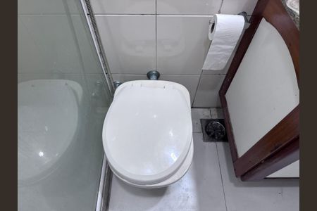 Apartamento à venda com 209m², 3 quartos e 3 vagas Apartamento à venda com 209m², 3 quartos e 3 vagasBanheiro da Suíte 2