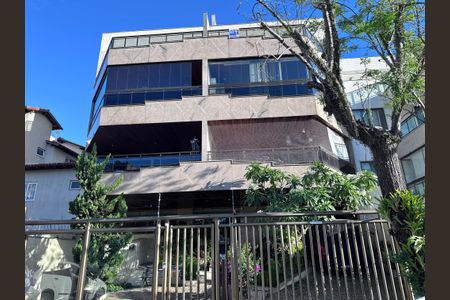 Apartamento à venda com 209m², 3 quartos e 3 vagas Apartamento à venda com 209m², 3 quartos e 3 vagasFachada