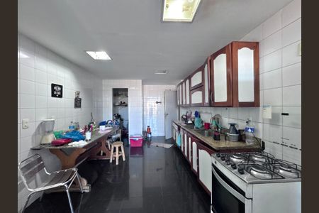 Apartamento à venda com 209m², 3 quartos e 3 vagas Apartamento à venda com 209m², 3 quartos e 3 vagasCozinha