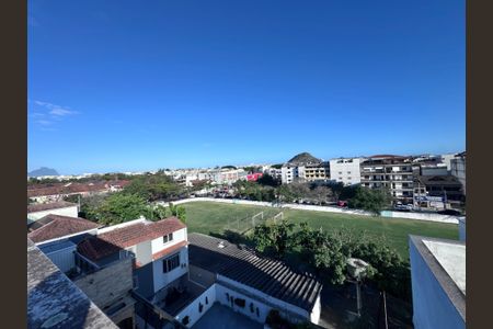 Apartamento à venda com 209m², 3 quartos e 3 vagas Apartamento à venda com 209m², 3 quartos e 3 vagasTerraço