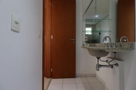 Apartamento à venda com 102m², 2 quartos e 2 vagasBanheiro da Suíte 1