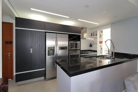 Apartamento à venda com 102m², 2 quartos e 2 vagasCozinha