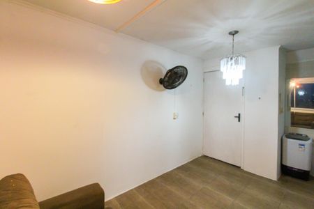 Sala de casa de condomínio para alugar com 2 quartos, 43m² em Mato Grande, Canoas