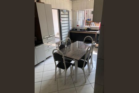 Casa à venda com 4 quartos, 180m² em Cidade Jardim, Campinas