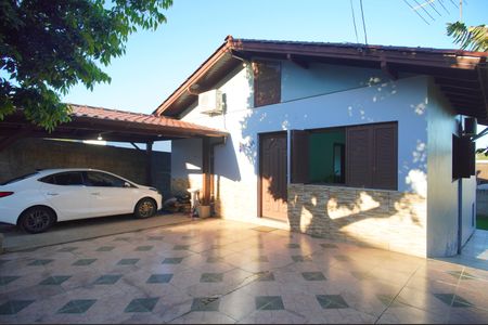 Casa à venda com 101m², 3 quartos e 1 vagaÁrea externa