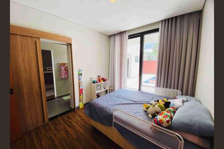 Casa à venda com 302m², 4 quartos e 2 vagas