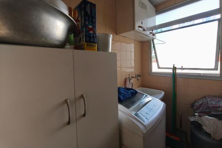 Apartamento à venda com 77m², 3 quartos e 1 vagaÁrea de Serviço