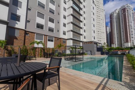 Apartamento à venda com 100m², 2 quartos e 2 vagasÁrea comum - Piscina