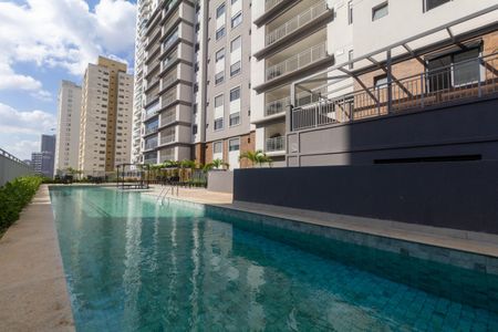 Apartamento à venda com 100m², 2 quartos e 2 vagasÁrea comum - Piscina