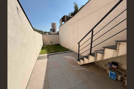 Casa à venda com 135m², 3 quartos e 2 vagas