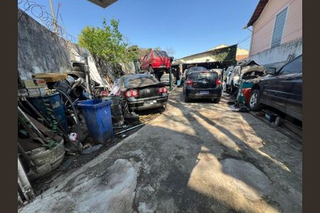 Casa à venda com 300m², 1 quarto e 4 vagas