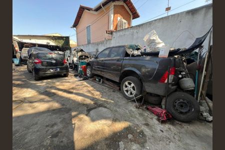 Casa à venda com 300m², 1 quarto e 4 vagas