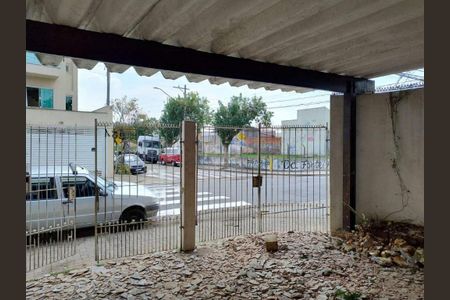Casa à venda com 121m², 2 quartos e 2 vagas