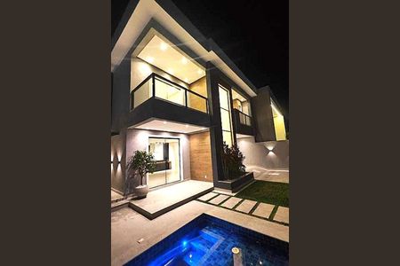 Casa de condomínio à venda com 300m², 4 quartos e 2 vagas