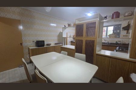 Casa à venda com 233m², 3 quartos e 4 vagas Casa à venda com 233m², 3 quartos e 4 vagasFoto 06