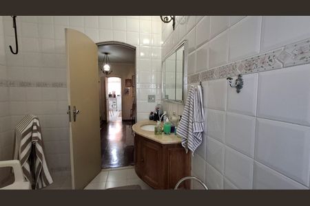 Apartamento à venda com 170m², 4 quartos e 1 vaga Apartamento à venda com 170m², 4 quartos e 1 vagaBanheiro social