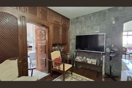 Apartamento à venda com 170m², 4 quartos e 1 vaga Apartamento à venda com 170m², 4 quartos e 1 vagaSala de TV