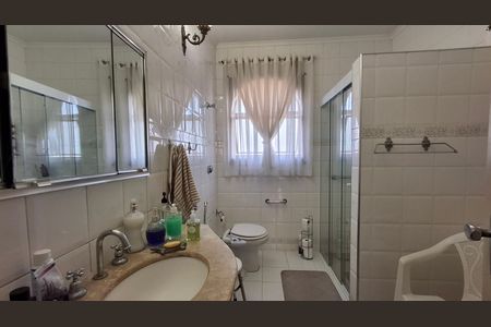 Apartamento à venda com 170m², 4 quartos e 1 vaga Apartamento à venda com 170m², 4 quartos e 1 vagaBanheiro social