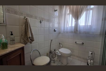 Apartamento à venda com 170m², 4 quartos e 1 vaga Apartamento à venda com 170m², 4 quartos e 1 vagaBanheiro social