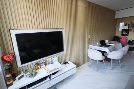 Apartamento à venda com 70m², 3 quartos e 2 vagasSala